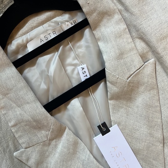 Astr the Label Linen Blazer Dress - Picture 9 of 13